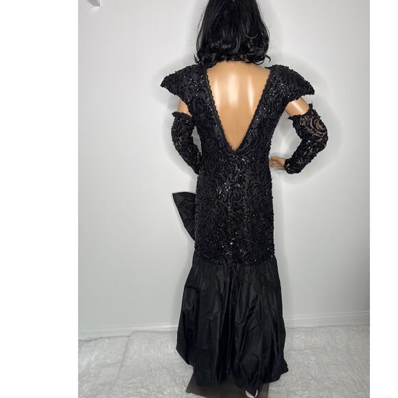 Vintage Demetrios Black Beaded Evening Gown with Dramatic Bow gloves M-L - Picture 3 of 16